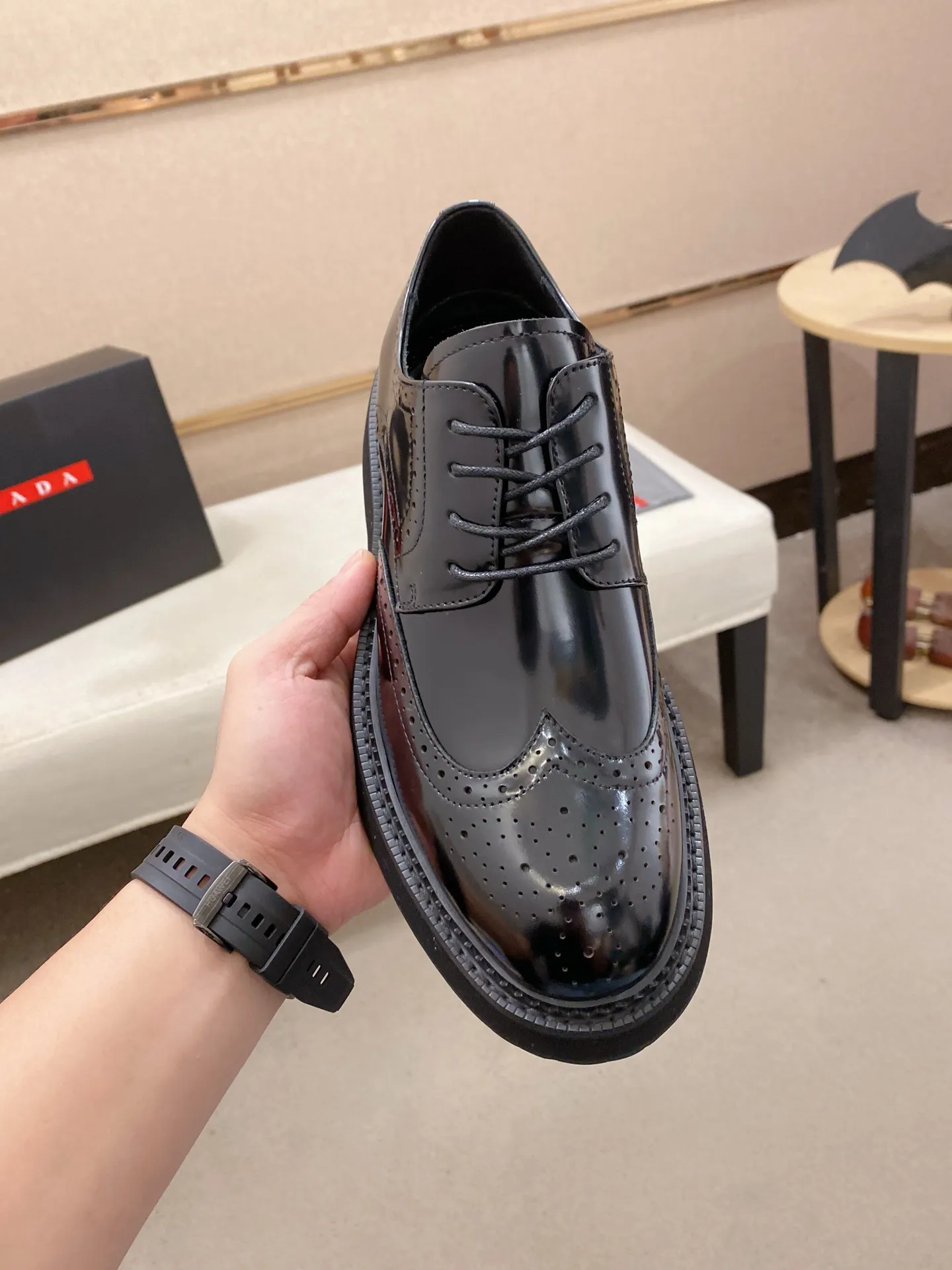 Factory price 720💰 🍁🍁High version High-quality new PRADA (Prada) counters are launched simultaneously, new men's shoes, 😘fabrics are selected from imported lacquered first-layer cowhide, and imported cowhide lining. 👍🏿 High-end ☄️ air-cushion molded anti-slip rubber outsole, exquisite lines, simple and elegant, comfortable and high-end for leisure travel. Code number: 38 to 45